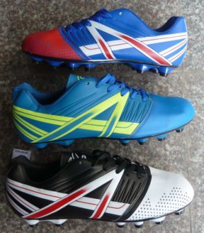 21897 - Soccer shoes in stock China
