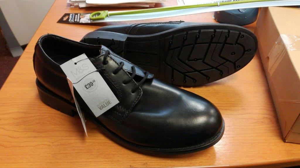 22227 - Marks and Spencer's men shoes Europe