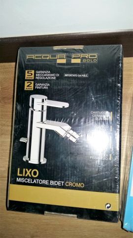 22864 - Stocklot taps and faucets Europe