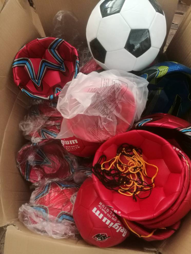 28136 - Soccer balls China