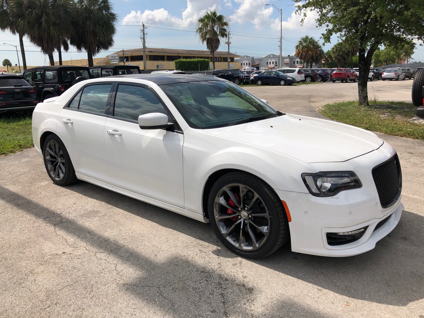 33644 - Special Factory Offers - RHD - 2018 Chrysler 300C SRT8 6.4L Petrol 8-Speed AT 