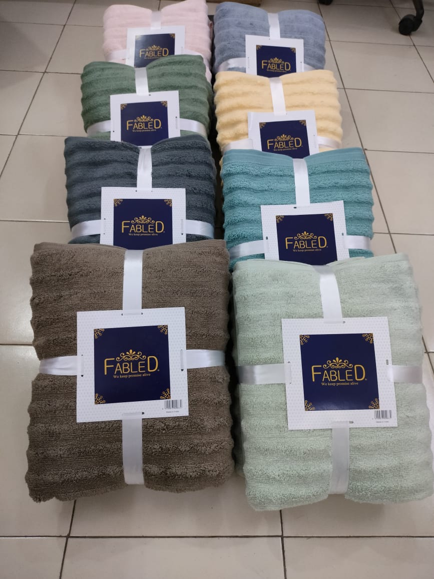51715 - Towels 1x20FT Container Zero Twist Towels India
