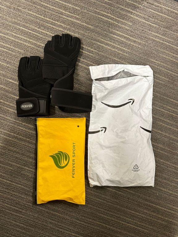 51777 - Ventilated Workout Gloves USA